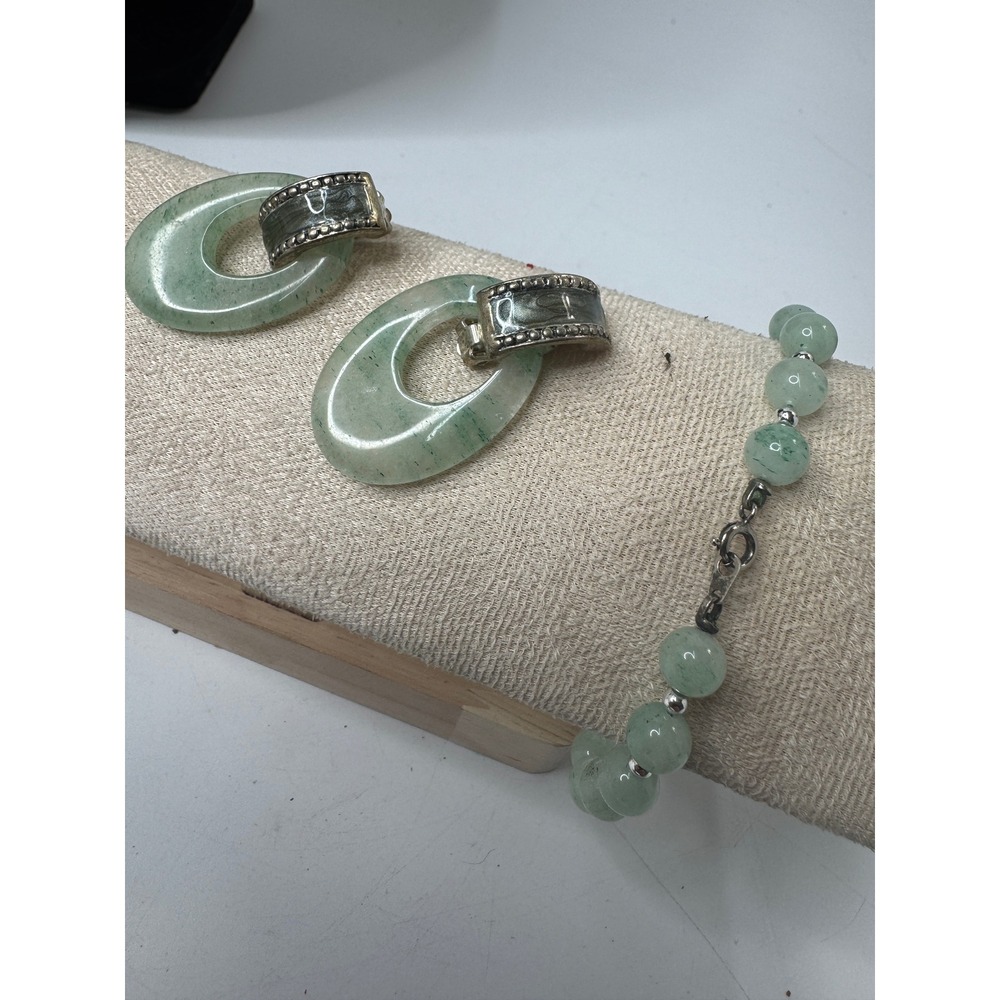 Vintage Green Stone Jewelry Set Clip On Oval Earrings and Beaded Bracelet